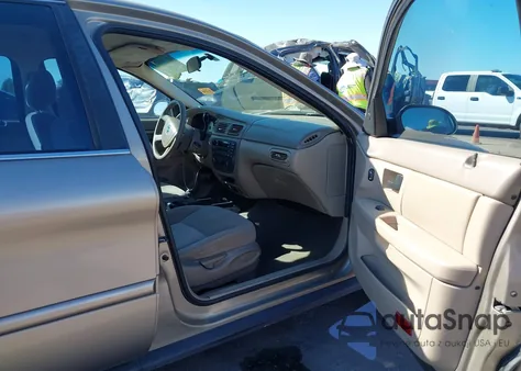 2005 Mercury Sable Gs from USA, damaged, VIN 1MEFM50U55A627033